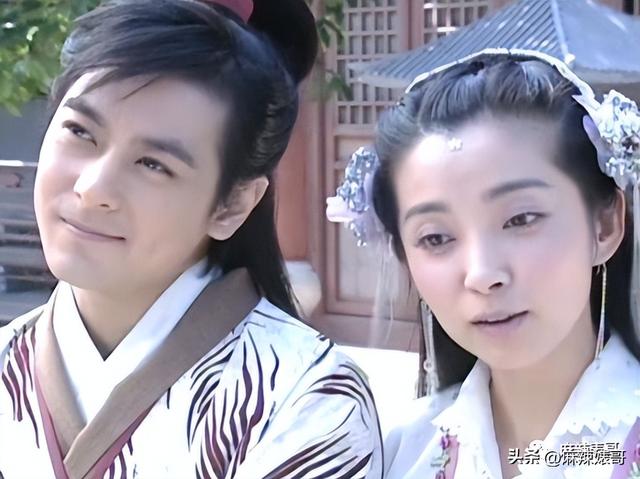 杨幂和胡歌现在关系如何，再回顾下他和薛佳凝、杨幂、江疏影的爱情故事