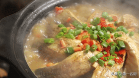 东北砂锅炖豆腐，天冷不懂吃砂锅可惜了