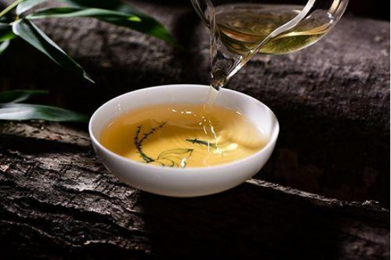 红茶的正确冲泡方法，红茶的正确冲泡方法步骤（该如何冲泡一杯好喝的红茶）