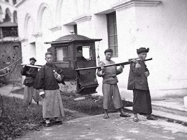 一什么轿子,什么是坐轿子(古代大佬们坐轿子的奇葩"规矩")