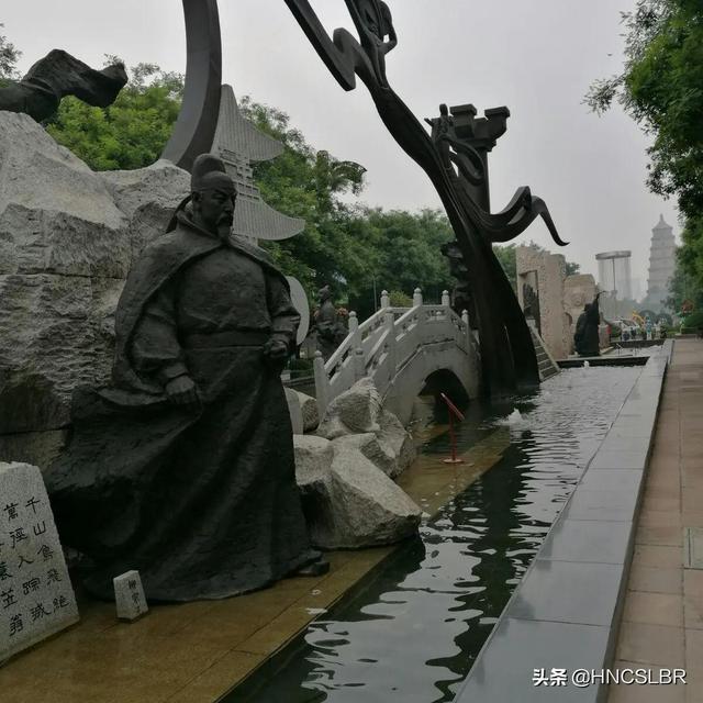 大唐不夜城简介，西安大唐不夜城简介（西安大唐不夜城）