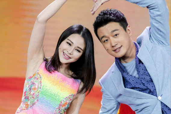 佟大为石雪车内,佟大为石雪(照顾植物人父亲三十年)