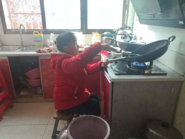 33层楼房倾斜20多公分能住吗，33层高层选楼层技巧（为让这两个人少走几百米）