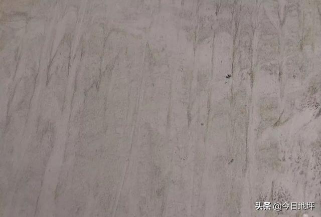 水泥地面打灰的方法，混凝土打灰注意事项（水泥地面起沙，起砂怎么处理）