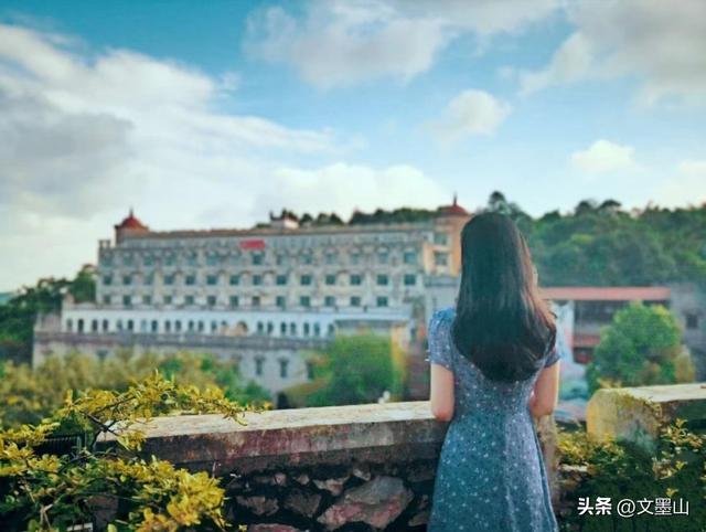 让泪化作相思雨歌词，化作漫天相思的雨歌名介绍（九月微凉，化作满天相思的雨）