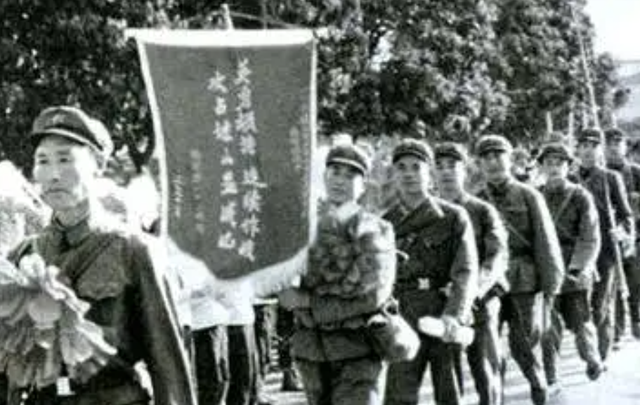 精兵简政的精是什么意思，精兵简政的精是什么意思字典上的解释（邓小平向全世界宣布裁军百万）