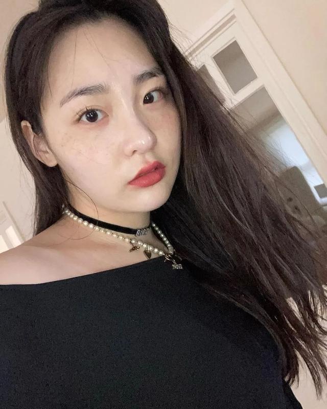 十大上升势头很猛的韩国美女！雪肤玉貌太性感艳丽