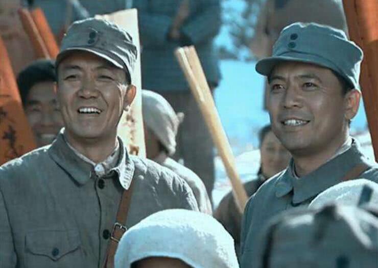 司令员是什么级别，要塞司令员是什么级别（司令员和政委，哪一个实权更大）