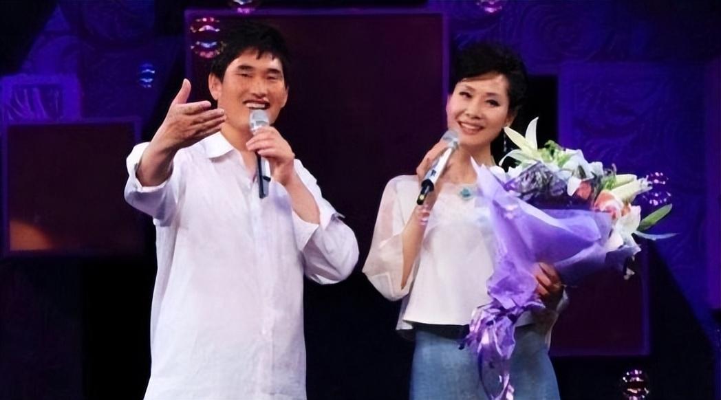 大衣哥跟于文华结婚了(结过两次婚,和大衣哥的绯闻让她很头疼) - 龙腾