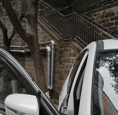 自动伞怎么打开和关上，全自动伞的打开方法（收伞不湿身）