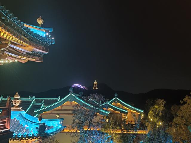 金陵小城还是金陵小镇，夜入金陵小城，梦回六朝人家