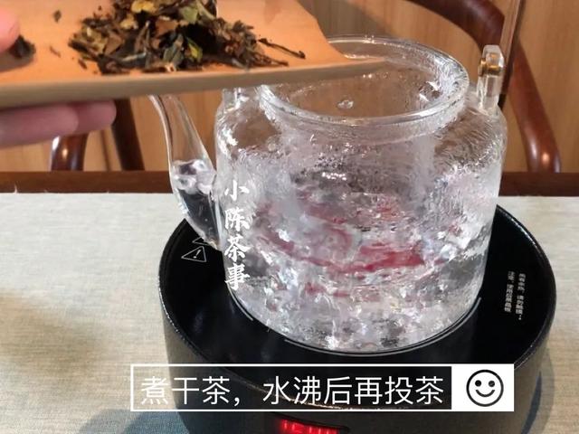 盖碗适合泡什么茶，玻璃盖碗适合泡什么茶（哪个才是适合白茶的方法）