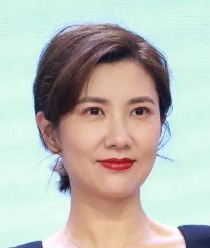 边潇潇比基尼照(边潇潇个人资料和身高)