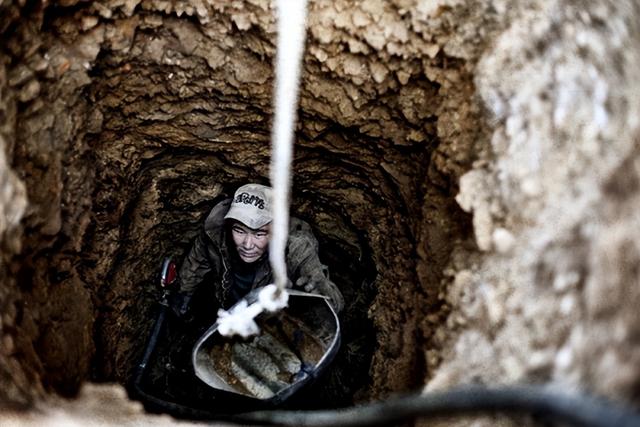 蒙古和中国的关系怎么样，蒙古国跟中国的关系（有3%的老百姓在拿命淘金）