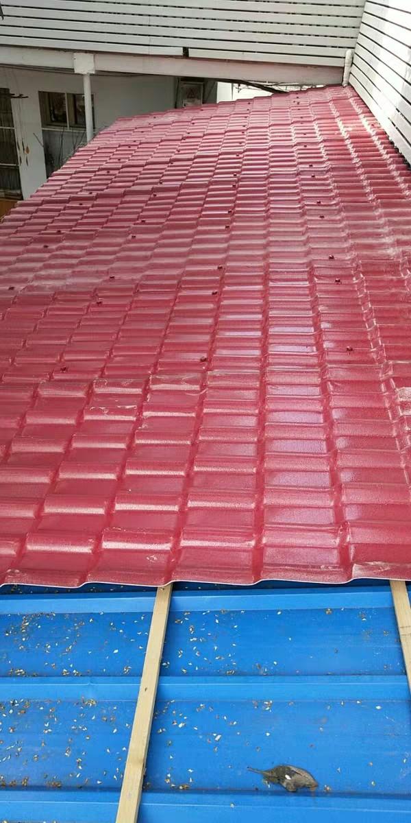 屋顶瓦片哪种好，别墅屋顶用什么瓦好（树脂瓦和彩钢瓦做屋顶哪个好）