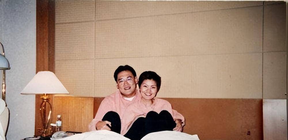 经过医生仔细检查,徐其耀没有什么大毛病,输点葡萄糖就行.