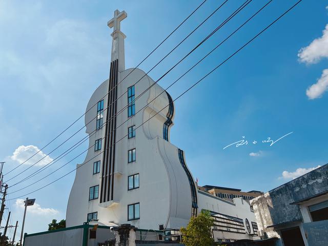 广州教堂，广东佛山这座造型奇怪的教堂（广州教堂在哪里）