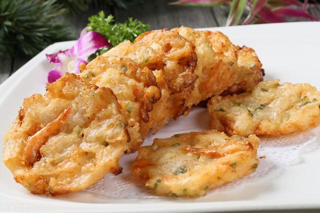 酥脆虾饼的做法，鲜虾脆饼的做法（令人食之难忘的炸虾饼）