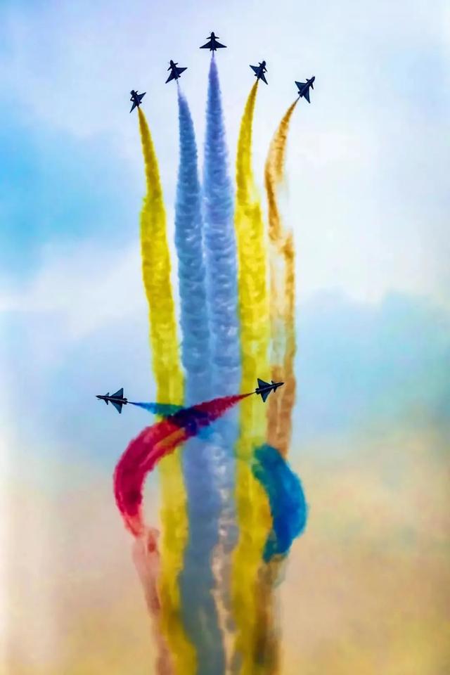 中国人民解放军空军，中国人民解放军空军成立时间（人民空军，生日快乐）