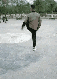 腰上系红绳是什么意思，腰系红绳所蕴含的寓意（“姑娘腰上绑红绳）