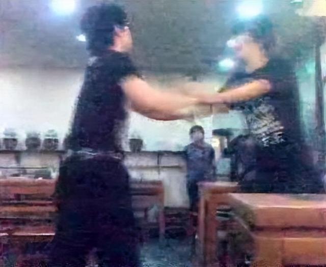 花儿乐队解散13年，大张伟人生逆袭，“拖油瓶”队友终于被甩开