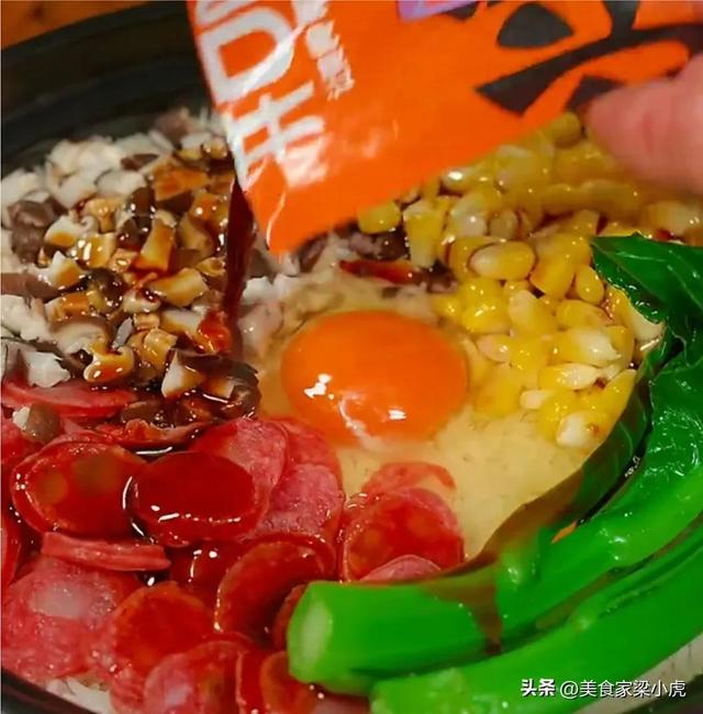 煲仔饭的做法，正宗砂锅煲仔饭的做法（广东人都爱吃的煲仔饭）