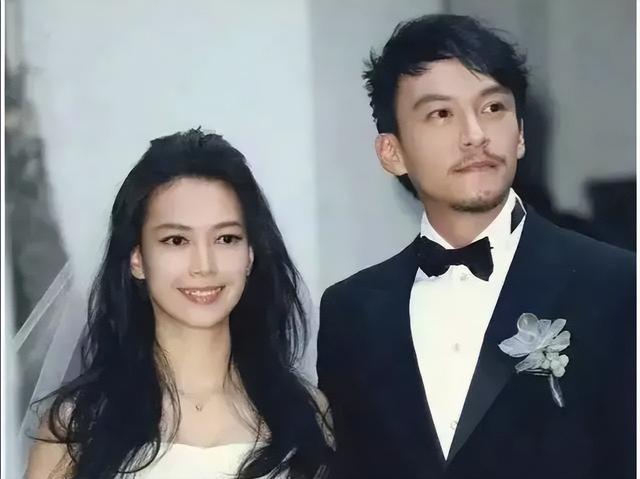 黎明的妻子阿wing简历，跟经纪人喜结连理的明星