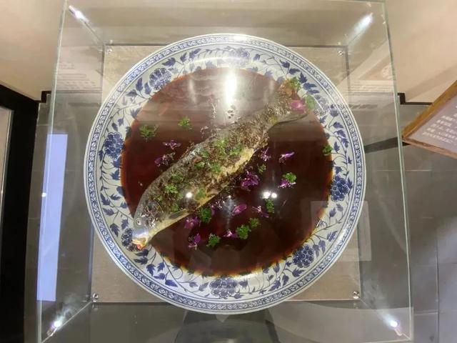 济宁旅游景点大全，济宁周围的旅游景点大全推荐一下（三孔、微山湖、两孟、水泊梁山……）