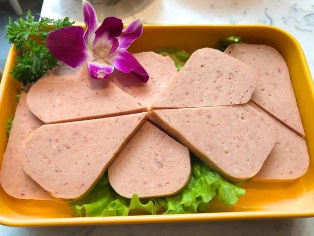午餐肉罐头怎么倒出来，午餐肉罐头怎么打开省力（了解清楚后）