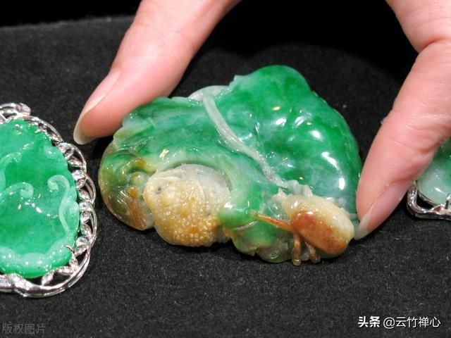 翡翠原石作假，那些“造假”很逼真的翡翠原石