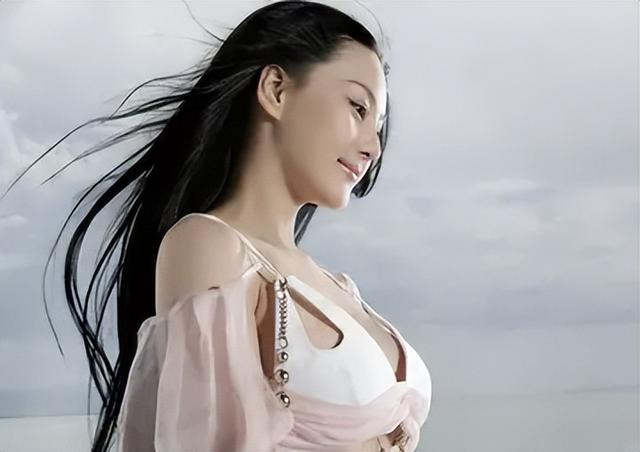 李晨张馨予生活照，张馨予写真 生活照（张馨予：游离吴卓羲和李晨后）