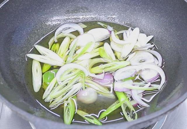 老年人吃什么补钙，中老年人补钙每天要喝多少牛奶（常吃这5种食物）