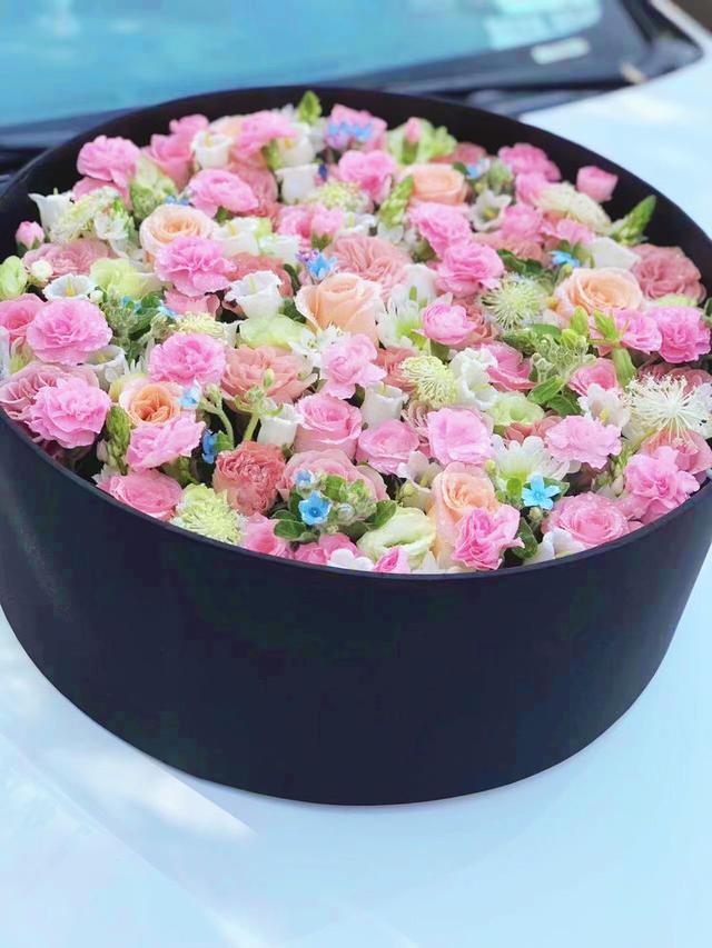 红康乃馨的花语和寓意，让她成为朋友圈女王