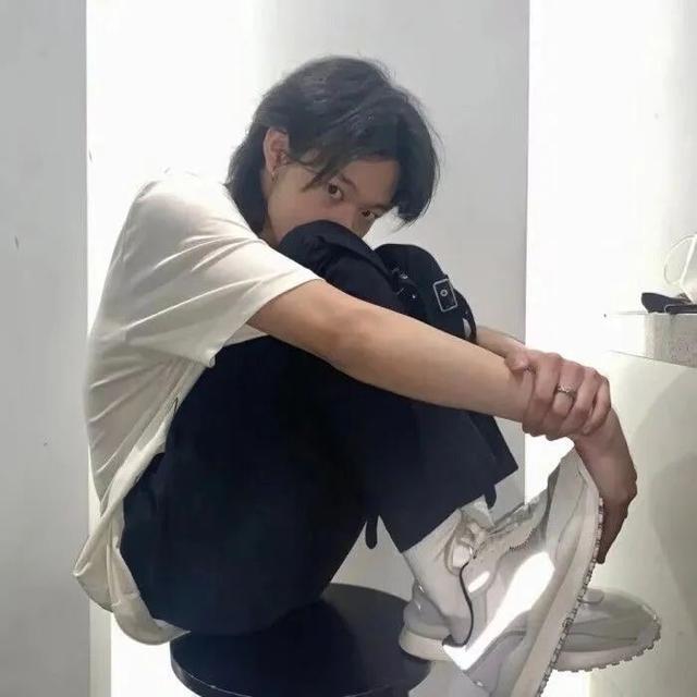 好看的男头，微信头像，好看的男头（好看帅气的个性男头像）