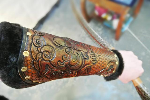 吏怎么读，蠹怎么读什么意思（“革”部的前三个生僻字）