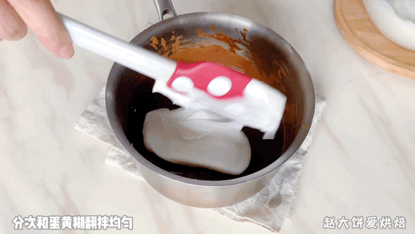 怎样做生日蛋糕，怎样做生日蛋糕的奶油（不用花钱订蛋糕）