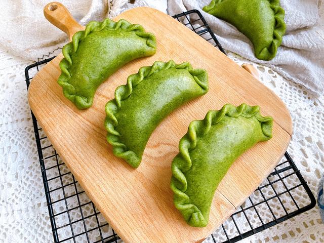 艾叶和艾草一样吗，干艾叶和湿艾叶功效一样吗（哪一种是你心中最好的味道）