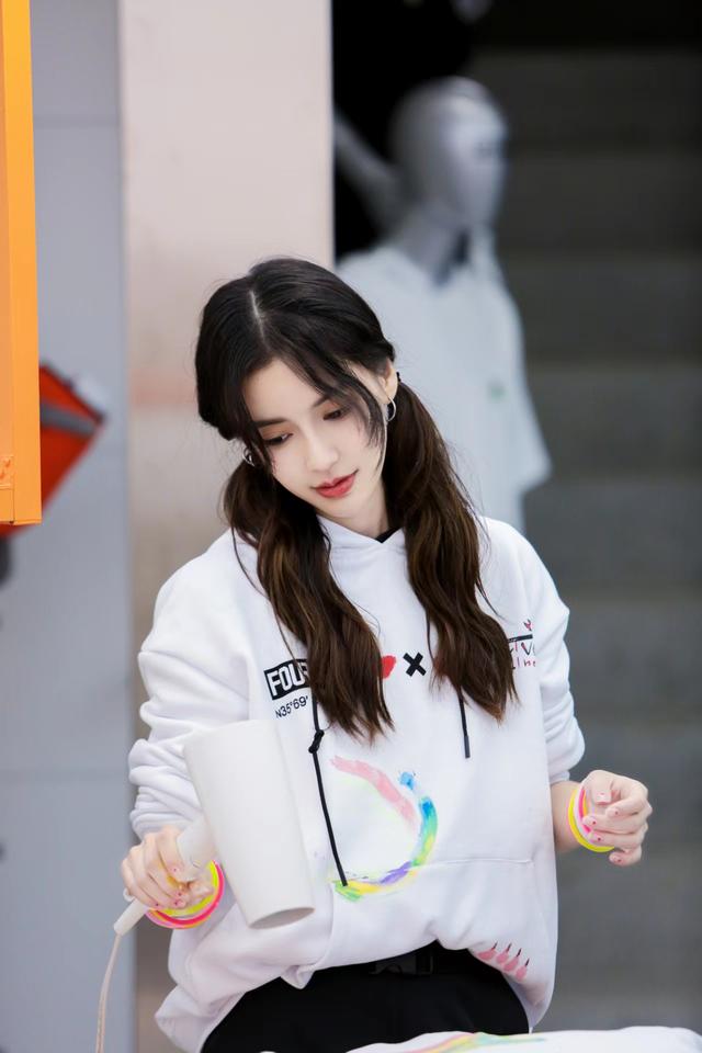 双马尾怎么扎好看,双马尾怎么扎好看小女孩(angelababy发型好圈粉)