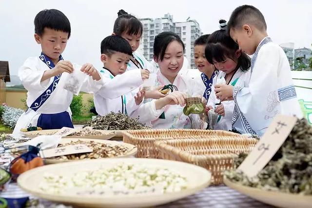 六月六是什么日子，六月六是什么日子定亲好吗（在年轮里安家——中国人的四时礼仪）