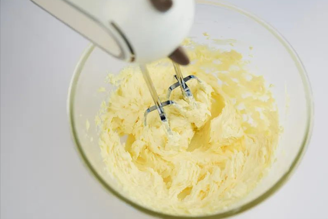 芝士可以生吃吗，奶酪片怎么吃生吃吗（自制宅家小零食）