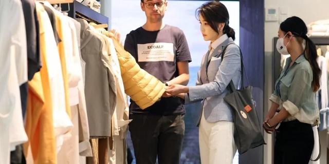 时大漂亮个人简历，时大漂亮为辛巴鸣不平（50岁韩国总统夫人合影遭“排挤”）