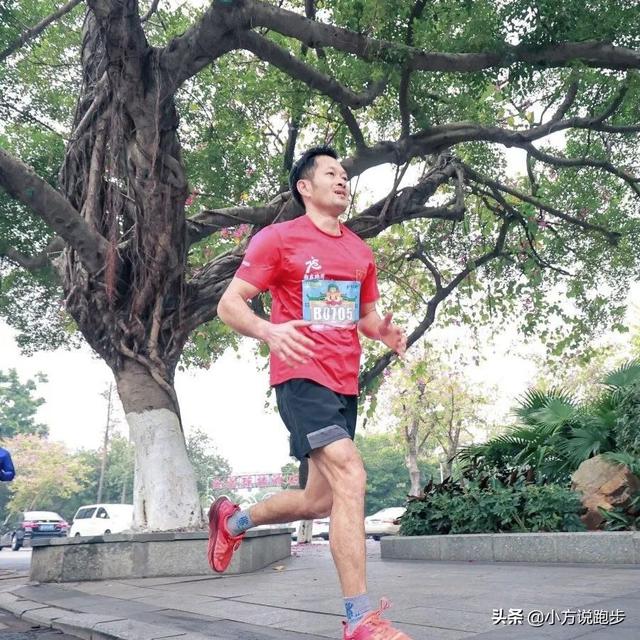 长跑时的步幅和步频，长跑时的步幅和步频一样吗（是提高“步频”还是增大“步幅”）