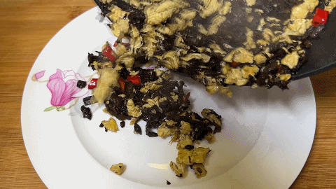 梅菜干怎么做好吃，梅干菜都怎么做好吃（鸡蛋嫩滑入味带着干香）