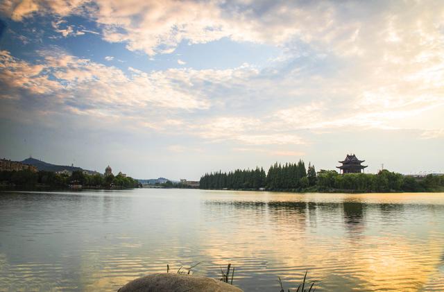 襄阳护城河介绍，温柔恬静的襄阳护城河