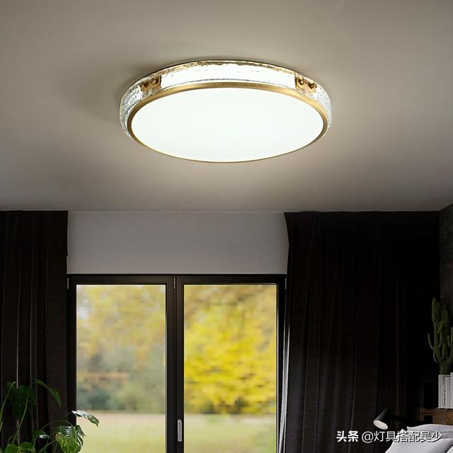 卧室灯圆的好还是方的好，卧室圆灯好还是方灯好（家中各个房间的灯应该如何安排）