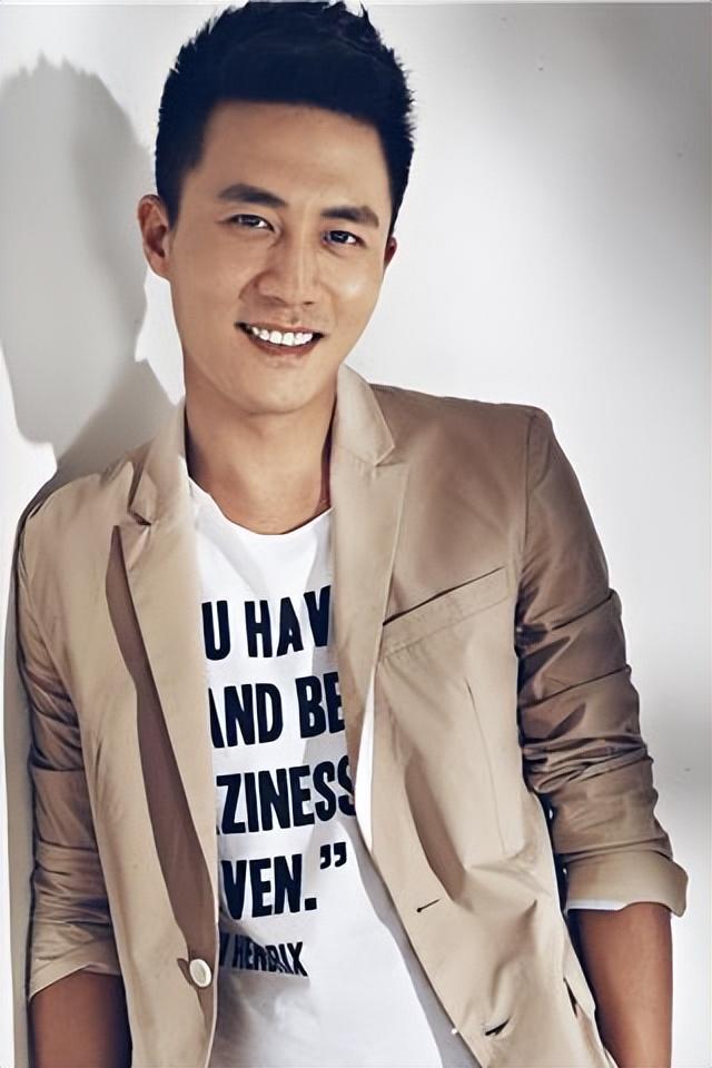 杜淳个人资料简介，杜淳个人资料年轻照（杜淳与张嘉倪分手10年）