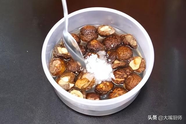 海带要泡多久才厚，薄干海带要泡多久（5分钟就能完全泡发）