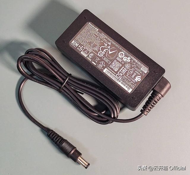 合金弹头峡谷战，合金弹头通关图片（仅约一瓶饮料容积的千元级迷你主机）