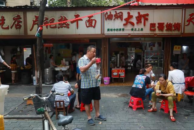 喝早酒是哪里的风俗，喝早酒都什么地方（不喝当地名酒黄鹤楼酒）
