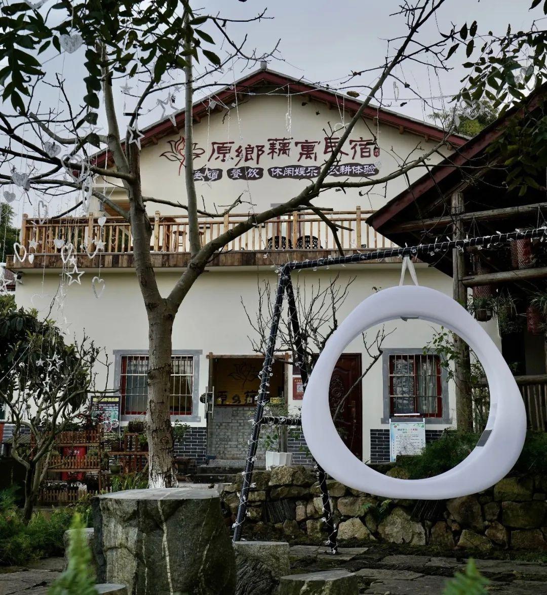 023-81600508 / 13983140917梦湖度假酒店梦湖度假酒店位于玄天湖度假